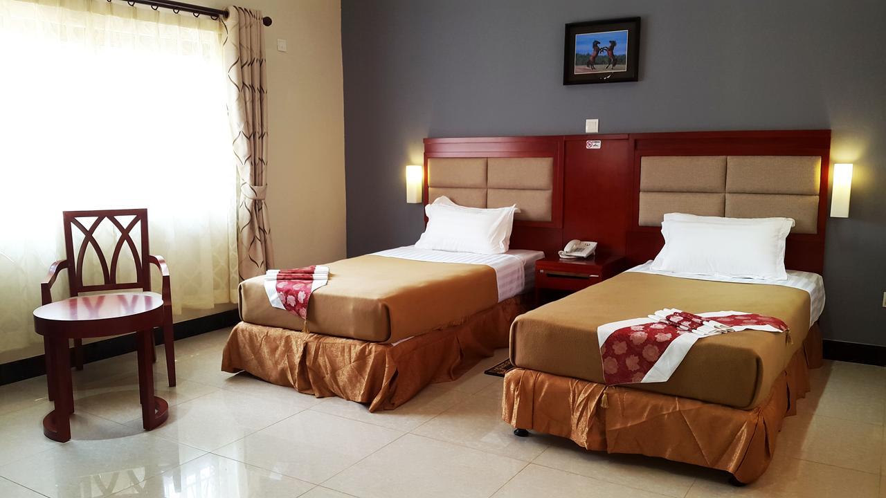 Northern Rock Hotel Mpika ภายนอก รูปภาพ